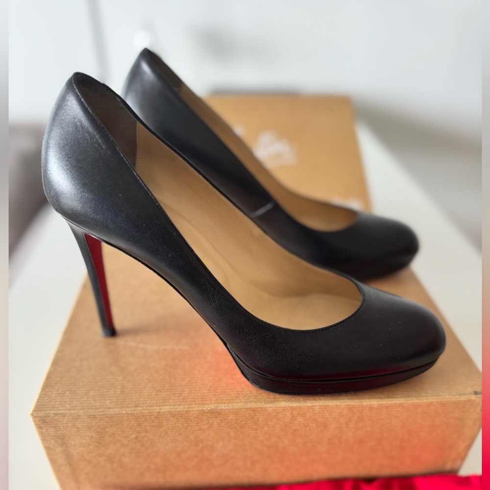 Christian Louboutin SIMPLE PUMP 100 KID
BKO1 BLACK EU 40 Heels with Platform